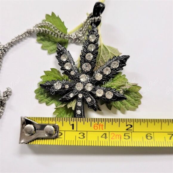 Weed Pendant or Maple Leaf Pendant Charm Necklace - Picture 4 of 7